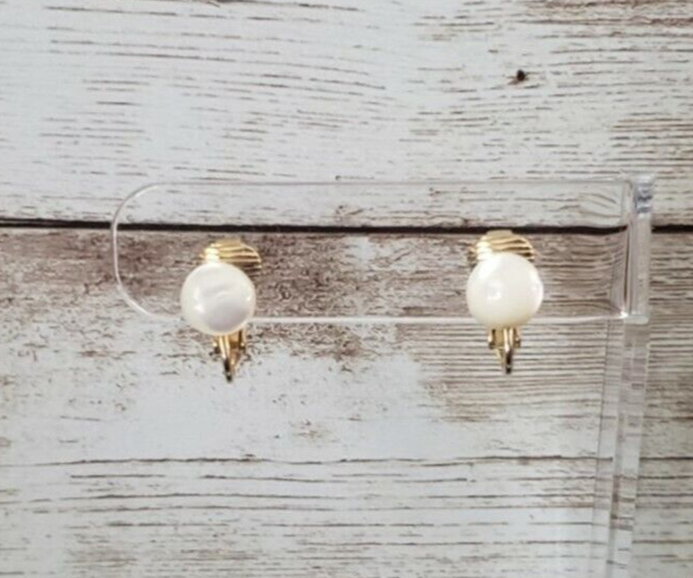 Vintage Clip On Earrings - Off White Unusual Dainty